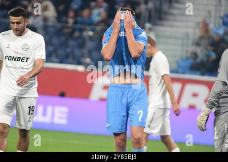 Sankt Petersburg, Russland. Oktober 2024. Aleksandr Sobolev (7) von Zenit reagiert beim Fonbet Cup of Russia Fußballspiel zwischen Zenit Sankt Petersburg und Akron Tolyatti in der Gazprom Arena. Endpunktzahl: Zenit 5:1 Akron. (Foto: Maksim Konstantinov/SOPA Images/SIPA USA) Credit: SIPA USA/Alamy Live News Stockfoto