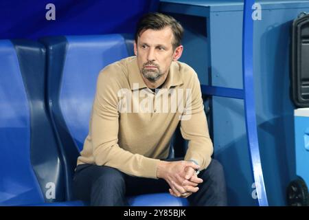 Sankt Petersburg, Russland. Oktober 2024. Sergei Semak, Cheftrainer von Zenit, der während des Fußballspiels zwischen Zenit Sankt Petersburg und Akron Tolyatti in der Gazprom Arena zu sehen war. Endpunktzahl: Zenit 5:1 Akron. (Foto: Maksim Konstantinov/SOPA Images/SIPA USA) Credit: SIPA USA/Alamy Live News Stockfoto