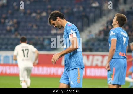 Sankt Petersburg, Russland. Oktober 2024. Aleksander Erokhin (21) von Zenit, der während des Fonbet Cup of Russia Fußball-Spiels zwischen Zenit Sankt Petersburg und Akron Tolyatti in der Gazprom Arena zu sehen war. Endpunktzahl: Zenit 5:1 Akron. (Foto: Maksim Konstantinov/SOPA Images/SIPA USA) Credit: SIPA USA/Alamy Live News Stockfoto