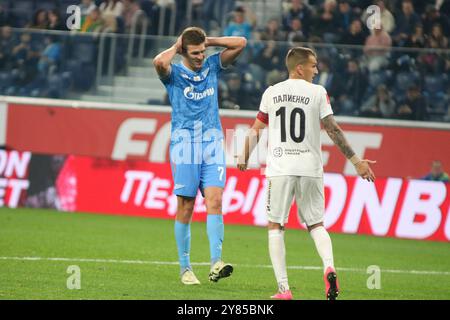 Sankt Petersburg, Russland. Oktober 2024. Aleksandr Sobolev (7) von Zenit reagiert beim Fonbet Cup of Russia Fußballspiel zwischen Zenit Sankt Petersburg und Akron Tolyatti in der Gazprom Arena. Endpunktzahl: Zenit 5:1 Akron. Quelle: SOPA Images Limited/Alamy Live News Stockfoto