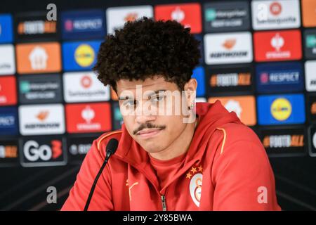 RIGA, Lettland. Oktober 2024. GALATASARAY-Team, während der Pressekonferenz vor dem Spiel der UEFA Europa League zwischen RFS und GALATASARAY. Quelle: Gints Ivuskans/Alamy Live News Stockfoto