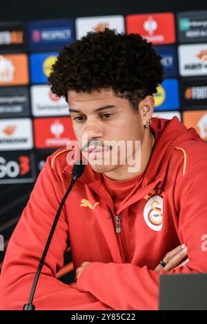 RIGA, Lettland. Oktober 2024. GALATASARAY-Team, während der Pressekonferenz vor dem Spiel der UEFA Europa League zwischen RFS und GALATASARAY. Quelle: Gints Ivuskans/Alamy Live News Stockfoto