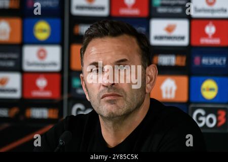 RIGA, Lettland. Oktober 2024. GALATASARAY-Team, während der Pressekonferenz vor dem Spiel der UEFA Europa League zwischen RFS und GALATASARAY. Quelle: Gints Ivuskans/Alamy Live News Stockfoto