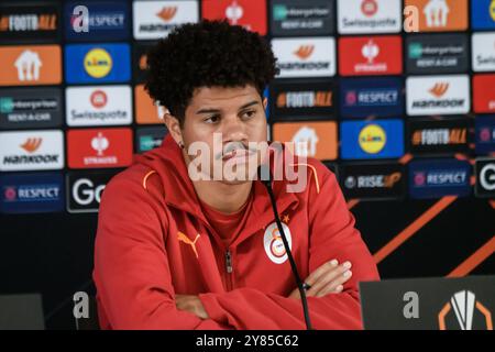 RIGA, Lettland. Oktober 2024. GALATASARAY-Team, während der Pressekonferenz vor dem Spiel der UEFA Europa League zwischen RFS und GALATASARAY. Quelle: Gints Ivuskans/Alamy Live News Stockfoto