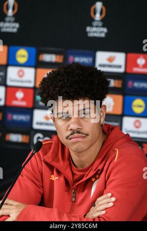 RIGA, Lettland. Oktober 2024. GALATASARAY-Team, während der Pressekonferenz vor dem Spiel der UEFA Europa League zwischen RFS und GALATASARAY. Quelle: Gints Ivuskans/Alamy Live News Stockfoto