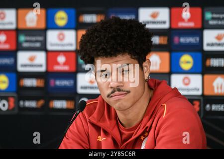 RIGA, Lettland. Oktober 2024. GALATASARAY-Team, während der Pressekonferenz vor dem Spiel der UEFA Europa League zwischen RFS und GALATASARAY. Quelle: Gints Ivuskans/Alamy Live News Stockfoto