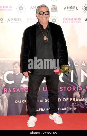 Guillermo Mariotto bei der Premiere des Kinofilms Cabrini im Cinema Adriano. Rom, 02.10.2024 *** Guillermo Mariotto bei der Premiere des Films Cabrini im Kino Adriano Rom, 02 10 2024 Foto:XA.XM.xTinghinox/xFuturexImagex cabrini 4017 Stockfoto