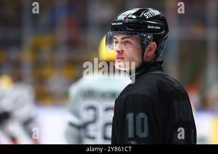 Justin Schuetz (Köln) Loewen Frankfurt vs Koelner Haie, Eishockey, DEL, 01.10.2024 Foto: Rene Weiss/Eibner Stockfoto