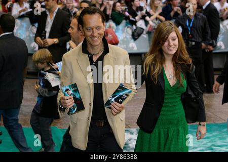 Richard E Grant nahm am 3. Juli 2007 an der Uraufführung von Harry Potter mit Tochter Olivia Grant Teil. Stockfoto