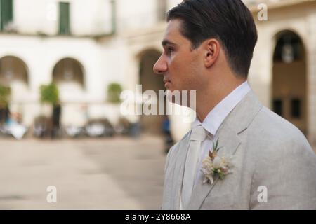 Ausdruck der Sorge im Gesicht des Bräutigams vor der Hochzeit, Spanien Stockfoto
