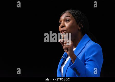 Kemi Badenoch. Letzte Rede der Staats- und Regierungschefs: Konservative Konferenz Birmingham UK. Alle vier Kandidaten für Führungskräfte gingen auf die Bühne, um ihre Argumente für die Führung zu äußern. Birmingham Conference International Convention Centre. Bild im Vereinigten Königreich: Garyroberts/worldwidefeatures.com. Stockfoto