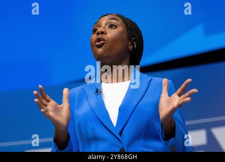 Kemi Badenoch. Letzte Rede der Staats- und Regierungschefs: Konservative Konferenz Birmingham UK. Alle vier Kandidaten für Führungskräfte gingen auf die Bühne, um ihre Argumente für die Führung zu äußern. Birmingham Conference International Convention Centre. Bild im Vereinigten Königreich: Garyroberts/worldwidefeatures.com. Stockfoto