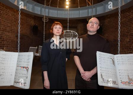 London, Vereinigtes Königreich. Oktober 2024. The Call, die erste britische Einzelausstellung der Berliner Künstler und Musiker Holly Herndon und Mat Dryhurst, zwei der einflussreichsten Künstler, die heute mit künstlicher Intelligenz arbeiten, eröffnet im Serpentine im Hyde Park. Cristina Massei/Alamy Live News Stockfoto