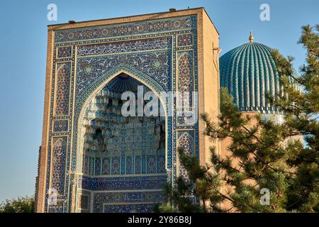 Das Gur-e-Amir Mausoleum in Samarkand, Usbekistan, ist die letzte Ruhestätte des großen Eroberers Timur, auch bekannt als Tamerlane. Diese Architektur Stockfoto