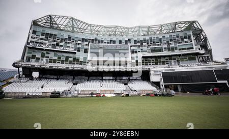 Allgemeine Ausblicke auf das Headingley Stadium, insbesondere auf den Carnegie Pavilion, in dem sich die Büros und die Mediensuite des Yorkshire Cricket Club befinden. Stockfoto