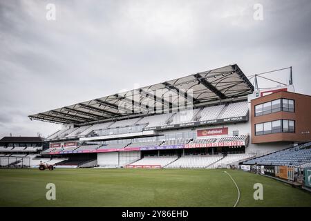 Allgemeine Ansichten des Emerald Standes, Headingley Stadium, Leeds, West Yorkshire. Headingley ist die Heimat des Yorkshire County Cricket Club. Stockfoto