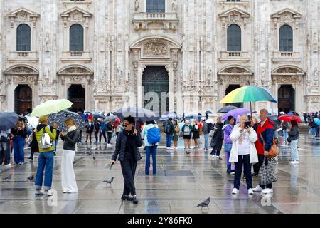 Mailand, Italien. Oktober 2024. Maltempo e pioggia a Milano - Cronaca - Milano, Italia - Giovedì, 03 Ottobre 2024 (Foto Marco Cremonesi/LaPresse) Schlechtes Wetter und Regen in Mailand - Nachrichten - Mailand, Italien - Donnerstag, 03. Oktober 2024 (Foto Marco Cremonesi/LaPresse) Credit: LaPresse/Alamy Live News Stockfoto