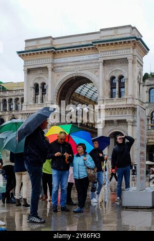 Mailand, Italien. Oktober 2024. Maltempo e pioggia a Milano - Cronaca - Milano, Italia - Giovedì, 03 Ottobre 2024 (Foto Marco Cremonesi/LaPresse) Schlechtes Wetter und Regen in Mailand - Nachrichten - Mailand, Italien - Donnerstag, 03. Oktober 2024 (Foto Marco Cremonesi/LaPresse) Credit: LaPresse/Alamy Live News Stockfoto