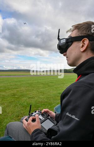 Budkovice, Tschechische Republik. Oktober 2024. Pilot Jan Klouda wird am 3. Oktober bei einer Flugvorführung neuer Drohnen des Forschungs- und Entwicklungszentrums Honeywell in Budkovice, Bezirk Brünn-Country, Tschechische Republik, gesehen. 2024. Quelle: Vaclav Salek/CTK Photo/Alamy Live News Stockfoto