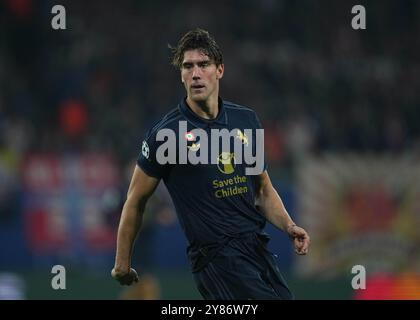 Leipzig, Deutschland. 2. Oktober 2024. Dusan Vlahovic von Juventus während des Champions League-MD2-Spiels zwischen RB Leipzig und Juventus in der Red Bull Arena in Leipzig. Quelle: Ulrik Pedersen/Alamy Stockfoto