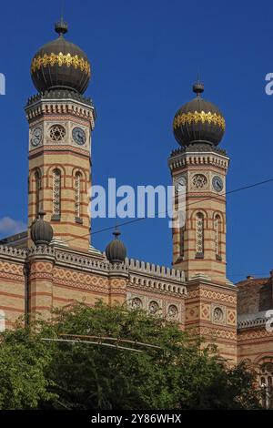 Ungarn, Budapest, Äußere der Großen Synagoge in der Dohany Street ist die größte in Europa und ein Zentrum des Neolog-Judentums. Es wurde in Mooris gebaut Stockfoto