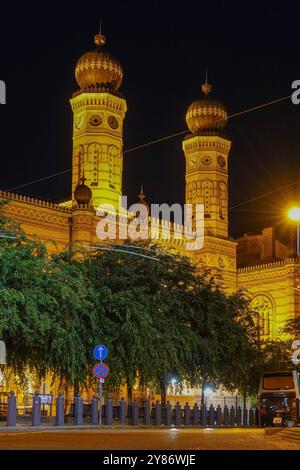 Ungarn, Budapest, Äußere der Großen Synagoge in der Dohany Street ist die größte in Europa und ein Zentrum des Neolog-Judentums. Es wurde in Mooris gebaut Stockfoto