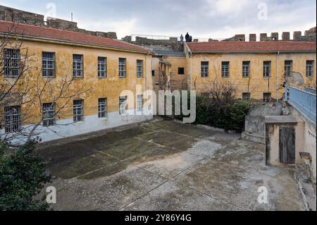 Das Heptapyrgion oder Yedikule (Sieben Türme), eine ehemalige Festung, später ein Gefängnis und heute ein Museum in Thessaloniki, Griechenland. Blick auf das interne Gebäude Stockfoto