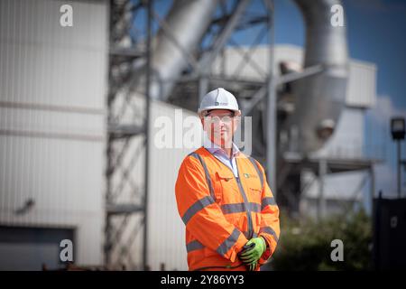 Simon Willis, CEO des Vereinigten Königreichs, wurde in der Zementproduktionsanlage des Padeswood Works von Heidelberg Materials in Mold, Flintshire, Nordwales, abgebildet. Heidelberg Stockfoto