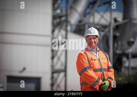 Simon Willis, CEO des Vereinigten Königreichs, wurde in der Zementproduktionsanlage des Padeswood Works von Heidelberg Materials in Mold, Flintshire, Nordwales, abgebildet. Heidelberg Stockfoto