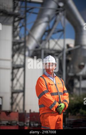 Simon Willis, CEO des Vereinigten Königreichs, wurde in der Zementproduktionsanlage des Padeswood Works von Heidelberg Materials in Mold, Flintshire, Nordwales, abgebildet. Heidelberg Stockfoto