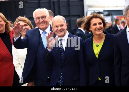 Feierlichkeiten zum Tag der Deutschen Einheit Schwerin, 03.10.2024 Feierlichkeiten zum Tag der Deutschen Einheit in Schwerin Mecklenburg - Vorpommern Deutschland *** Feierlichkeiten zum Tag der Deutschen Einheit Schwerin, 03 10 2024 Feierlichkeiten zum Tag der Deutschen Einheit in Schwerin Mecklenburg Vorpommern Deutschland Copyright: XMatthiasxGränzdörferx Stockfoto