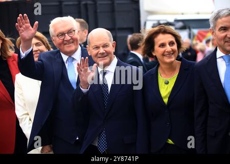 Feierlichkeiten zum Tag der Deutschen Einheit Schwerin, 03.10.2024 Feierlichkeiten zum Tag der Deutschen Einheit in Schwerin Mecklenburg - Vorpommern Deutschland *** Feierlichkeiten zum Tag der Deutschen Einheit Schwerin, 03 10 2024 Feierlichkeiten zum Tag der Deutschen Einheit in Schwerin Mecklenburg Vorpommern Deutschland Copyright: XMatthiasxGränzdörferx Stockfoto