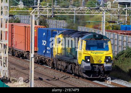 Freightliner Class 70 Lokomotiven, die DIRFT, Crick, Northants passieren. Stockfoto