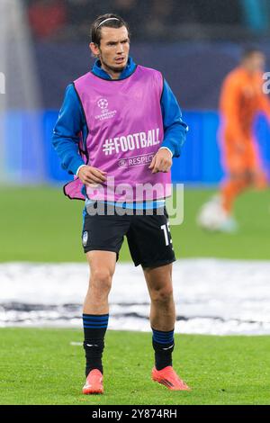 Gelsenkirchen, Deutschland. Oktober 2024. GELSENKIRCHEN, DEUTSCHLAND - 2. OKTOBER: Marten de Roon von Atalanta BC beim Spiel der UEFA Champions League 2024/25 Phase MD2 zwischen dem FC Shakhtar Donetsk und Atalanta BC in der Arena AufSchalke am 2. Oktober 2024 in Gelsenkirchen. (Foto von Joris Verwijst/Orange Pictures) Credit: Orange Pics BV/Alamy Live News Stockfoto