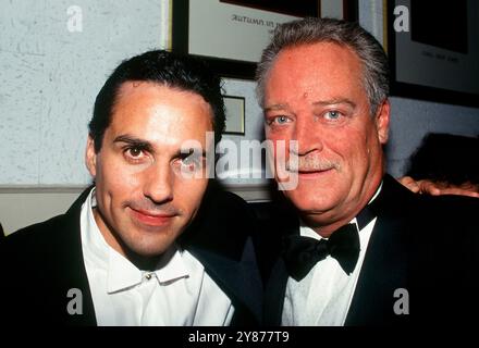 Der legendäre „General Hospital“-Seifenschauspieler Ron Hale, 78, starb am 27. August 2024 in St. George, South Carolina Ron Hale und Maurice Beard bei den 27. Daytime Emmy Awards, die am 19. Mai 2000 in der Radio City Music Hall in NYC stattfanden Stockfoto