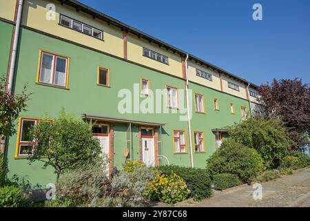 Wohnhaus in der Waldsiedlung Zehlendorf Onkel Toms Hütte, Architekt Bruno Taut, am Lappjagen, Steglitz-Zehlendorf, Berlin, Deutschland *** Wohnhaus im Zehlendorfer Waldgut Onkel Toms Hütte, Architekt Bruno Taut, am Lappjagen, Steglitz Zehlendorf, Berlin, Deutschland Stockfoto