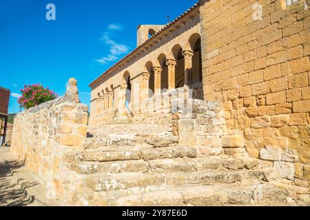 Señora Kirche von Asuncion de Nuestra. Pinilla de Jadraque, Provinz Guadalajara, Castilla La Mancha, Spanien. Stockfoto