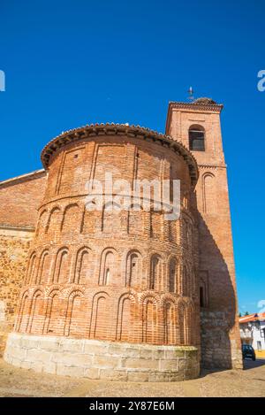 Mudejar Apsis von Asuncion de Nuestra Señora Kirche. Cubillo de Uceda, Provinz Guadalajara, Castilla La Mancha, Spanien. Stockfoto