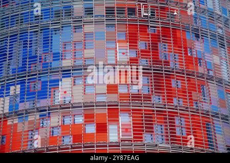 Fassade des Torre Agbar, Nahaufnahme. Barcelona, Katalonien, Spanien. Stockfoto