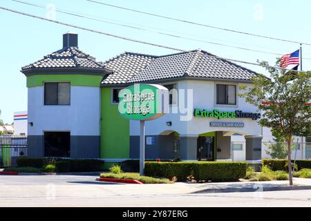 Zusätzlicher Stauraum, kostengünstige Selbstspeichereinheiten Stockfoto