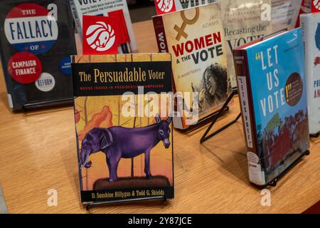 Buchausstellung in der Stavros Niarchos Foundation Library (SNFL), 455 Fifth Avenue, New York City, USA 2024 Stockfoto