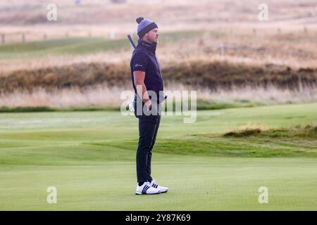 Carnoustie, Angus, Großbritannien. Oktober 2024. Alfred Dunhill Links Golf Championship, Runde 1; Danny Willett aus England auf dem 15. Grün auf dem Championship Course bei Carnoustie Golf Links, während der ersten Runde der Dunhill Links Championship Credit: Action Plus Sports/Alamy Live News Stockfoto