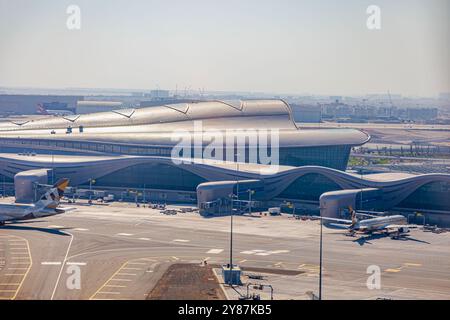 Abu Dhabi, Vereinigte Arabische Emirate, 14. Januar 2024. Internationaler Flughafen Zyed, Luftblick Stockfoto