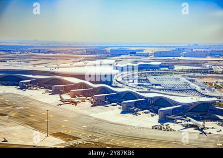 Abu Dhabi, Vereinigte Arabische Emirate, 14. Januar 2024. Internationaler Flughafen Zyed, Luftblick Stockfoto