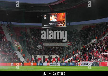 Prag, Tschechische Republik. Oktober 2024. PRAG, 03-10-2024, Eden Arena, Fußball, UEFA Europa League, Saison 2024/2025, Spiel zwischen Slavia Praag und Ajax, Ajax Supporters Credit: Pro Shots/Alamy Live News Stockfoto