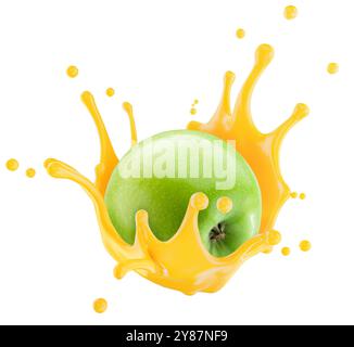 Grüner Apfel mit Saftspritzer isoliert auf weißem Hintergrund. Beschneidungspfad. Stockfoto