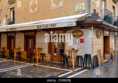 Pamplona, Spanien, 19. Mai 2024: Die Front von Bar Gaucho in Pamplona Stockfoto