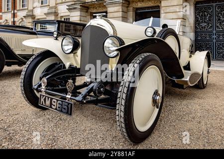 1927 Bentley 3 Liter Boot Tail Speed Modell. Concours of Elegance 2024, Hampton Court Palace, London, Großbritannien Stockfoto