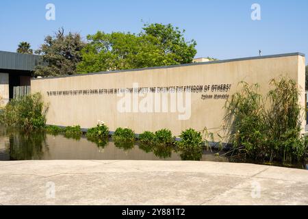 Johannesburg, Südafrika - 8. September 2022: Das Apartheid Museum, ein Museum, das die Apartheid und die Geschichte Südafrikas veranschaulicht, wurde in Nove eröffnet Stockfoto