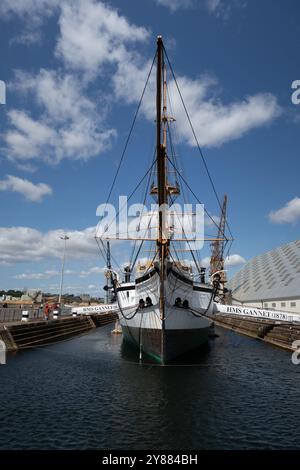 Bugblick auf die viktorianische Schaluppe Gannet im Historic Dockyard Chatham Kent England Stockfoto